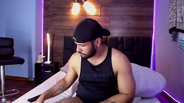 Snapshot of anthonylatynxd chatting on 02/08/25, 11:22 anthonylatynxd online show from 02/08/25, 11:22