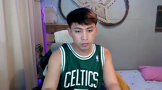 Snapshot of princeJayX chatting on 12/03/24, 01:32 princeJayX online show from 12/03/24, 01:32