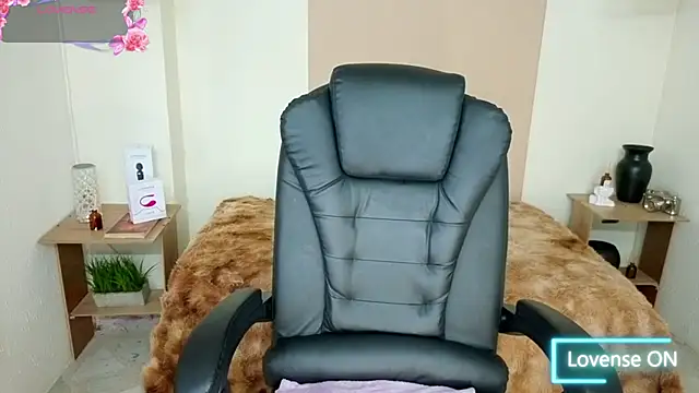 AnisiaFarina online show from 10/16/25, 11:22