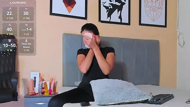 Snapshot of crystall06 chatting on 09/22/25, 01:46 crystall06 online show from 09/22/25, 01:46