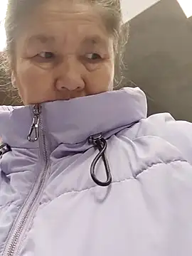 Snapshot of Zulfiya_Bruce chatting on 10/18/25, 07:14 Zulfiya Bruce online show from 10/18/25, 07:14