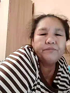 Snapshot of Zulfiya_Bruce chatting on 10/23/25, 09:30 Zulfiya Bruce online show from 10/23/25, 09:30