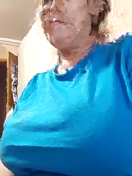 Snapshot of Zulfiya_Bruce chatting on 11/15/25, 07:10 Zulfiya Bruce online show from 11/15/25, 07:10