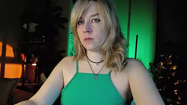 Snapshot of 5_in_one chatting on 12/22/24, 05:34 5 in one online show from 12/22/24, 05:34