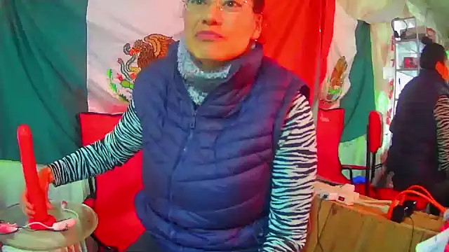 Snapshot of LaInsaciableIntensa chatting on 02/11/25, 07:38 LaInsaciableIntensa online show from 02/11/25, 07:38