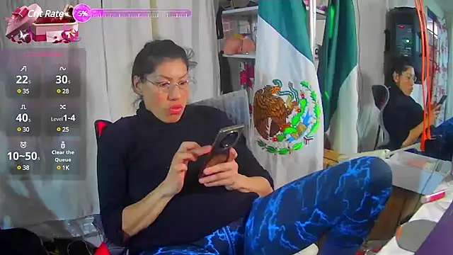 Snapshot of LaInsaciableIntensa chatting on 02/28/25, 11:23 LaInsaciableIntensa online show from 02/28/25, 11:23