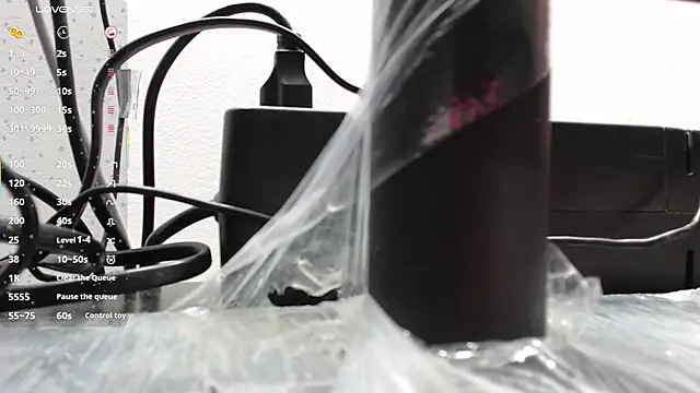 Snapshot of veronicaroose_ chatting on 02/11/25, 10:39 veronicaroose online show from 02/11/25, 10:39