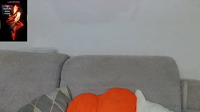 Snapshot of Julvka chatting on 09/26/25, 05:28 Julvka online show from 09/26/25, 05:28