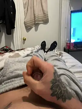 Snapshot of Alemanm chatting on 12/26/24, 01:40 Alemanm online show from 12/26/24, 01:40