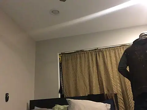 Londonfrotadejr online show from 12/12/24, 06:36