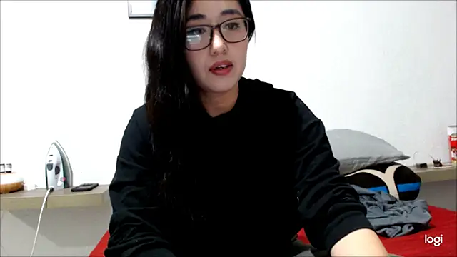 YummymeowW online show from 12/29/24, 04:48