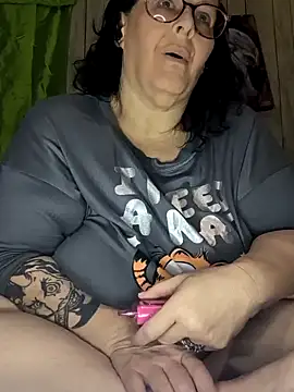 davisdesiresxh online show from 12/17/24, 03:28