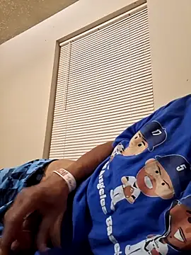 Snapshot of Fonzarelli chatting on 09/29/25, 09:25 Fonzarelli online show from 09/29/25, 09:25