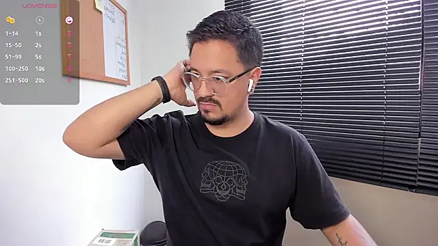 DaviidEvans  online show from 12/31/24, 02:25