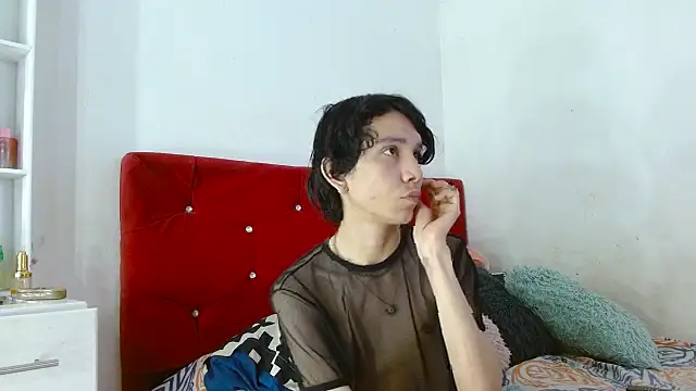 Snapshot of LAICK_01 chatting on 09/25/25, 05:27 LAICK 01 online show from 09/25/25, 05:27