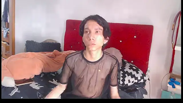 Snapshot of LAICK_01 chatting on 10/19/25, 06:19 LAICK 01 online show from 10/19/25, 06:19