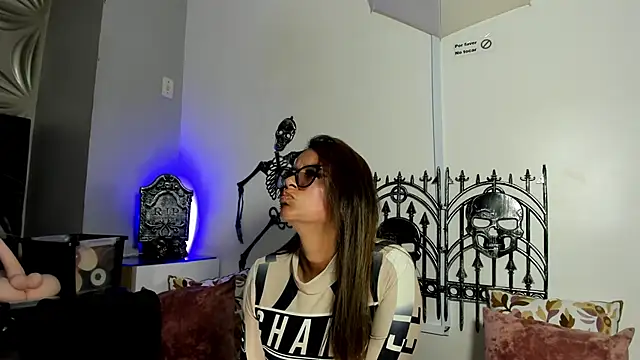 beauti wild25 online show from 10/06/25, 07:11