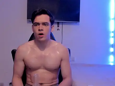 Snapshot of Lucian_Gomez_ chatting on 10/11/25, 03:06 Lucian Gomez online show from 10/11/25, 03:06