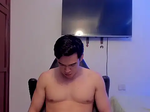 Snapshot of Lucian_Gomez_ chatting on 10/20/25, 06:52 Lucian Gomez online show from 10/20/25, 06:52