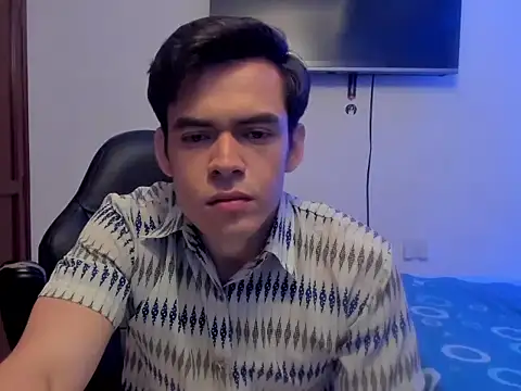 Snapshot of Lucian_Gomez_ chatting on 10/24/25, 10:17 Lucian Gomez online show from 10/24/25, 10:17