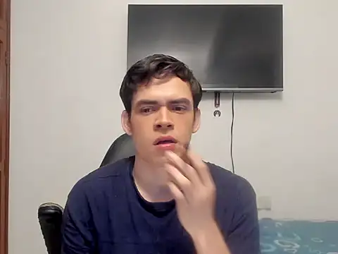 Snapshot of Lucian_Gomez_ chatting on 10/28/25, 06:50 Lucian Gomez online show from 10/28/25, 06:50