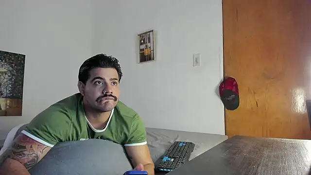 Snapshot of _Coddygold_ chatting on 12/20/24, 12:38 Coddygold online show from 12/20/24, 12:38