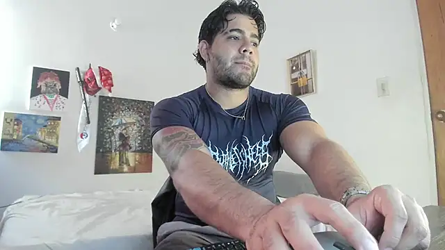 Snapshot of _Coddygold_ chatting on 01/01/25, 01:27 Coddygold online show from 01/01/25, 01:27