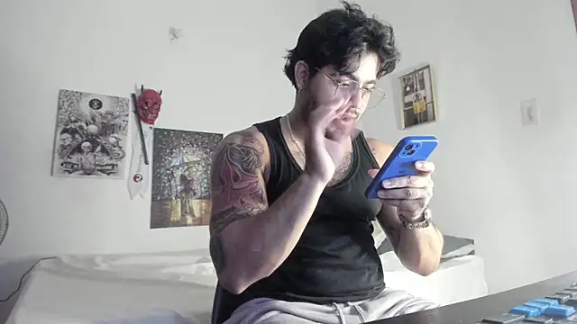 Snapshot of _Coddygold_ chatting on 01/05/25, 02:17 Coddygold online show from 01/05/25, 02:17