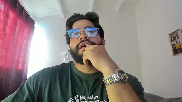 Snapshot of _Coddygold_ chatting on 03/05/25, 03:40 Coddygold online show from 03/05/25, 03:40