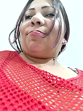 Snapshot of Alyona21 chatting on 02/06/25, 12:22 Alyona21 online show from 02/06/25, 12:22