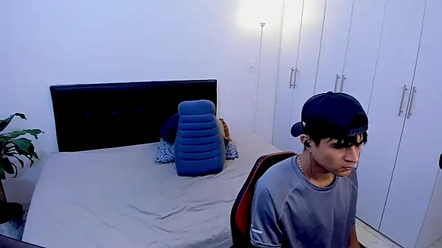 Eiden allenx online show from 01/22/25, 01:32