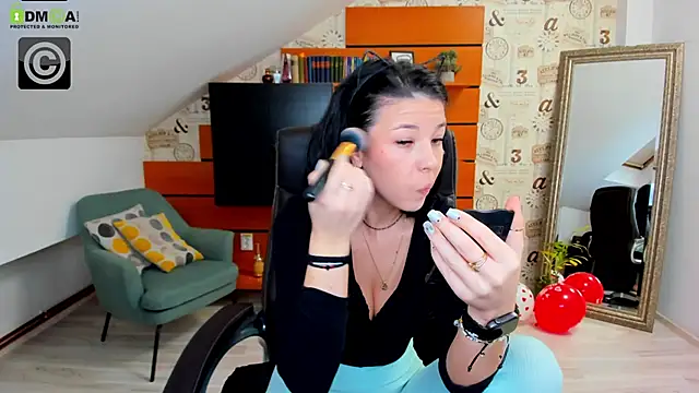 Snapshot of EmillyTaylor chatting on 02/18/25, 04:26 EmillyTaylor online show from 02/18/25, 04:26