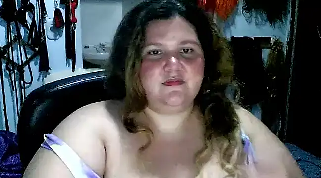 Snapshot of squirt322bbw chatting on 01/23/25, 01:30 squirt322bbw online show from 01/23/25, 01:30