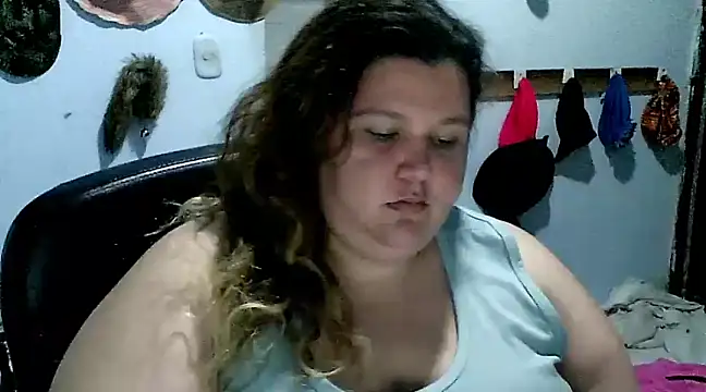 Snapshot of squirt322bbw chatting on 03/18/25, 01:10 squirt322bbw online show from 03/18/25, 01:10
