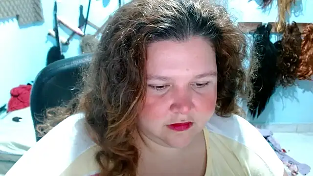 Snapshot of squirt322bbw chatting on 09/21/25, 07:26 squirt322bbw online show from 09/21/25, 07:26