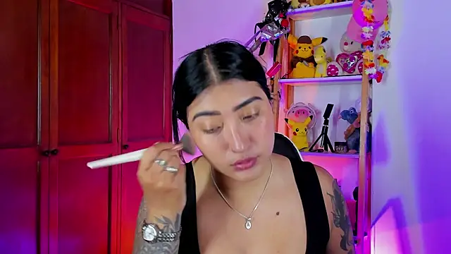 eymy-hadid online show from 11/10/25, 09:03