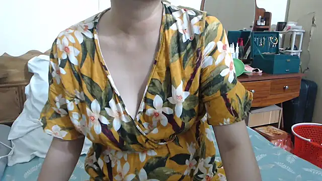 Snapshot of Beauty_Asian_Tina chatting on 10/12/25, 03:05 Beauty Asian Tina online show from 10/12/25, 03:05