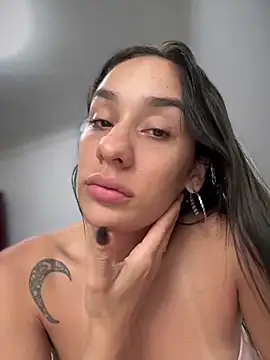 Snapshot of __IRIS__ chatting on 10/01/25, 12:44 IRIS online show from 10/01/25, 12:44