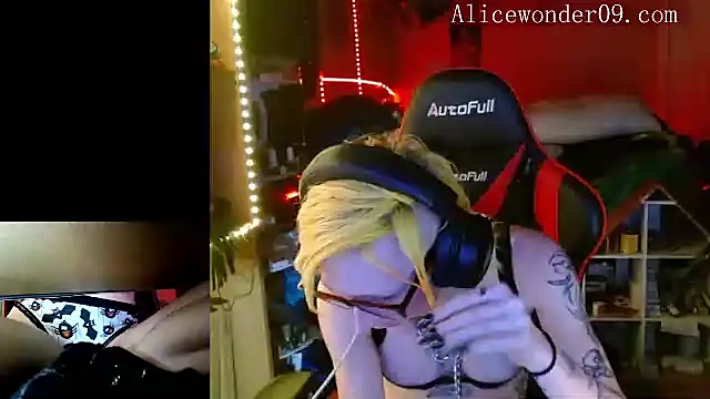 alicewonder09 online show from 12/13/24, 04:54