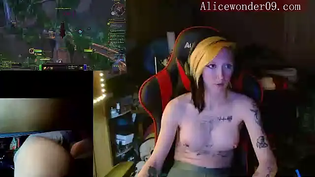 alicewonder09 online show from 12/22/24, 07:11