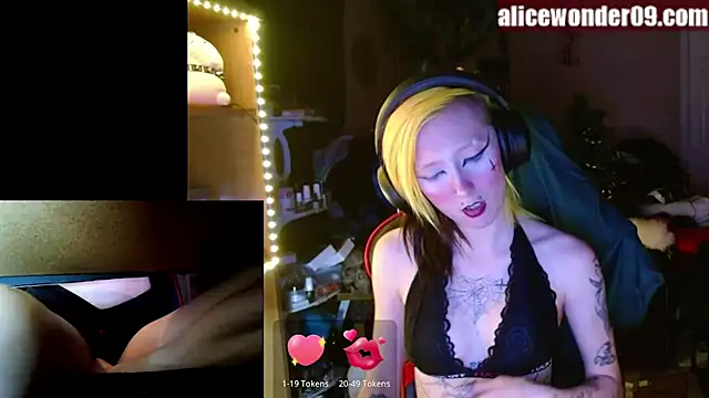 alicewonder09 online show from 12/24/24, 06:55