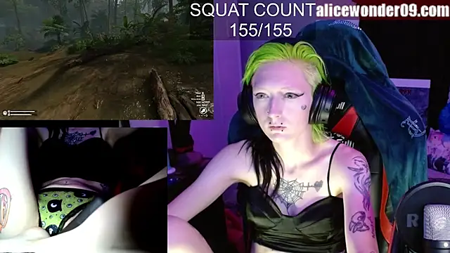 Snapshot of alicewonder09 chatting on 10/19/25, 04:57 alicewonder09 online show from 10/19/25, 04:57