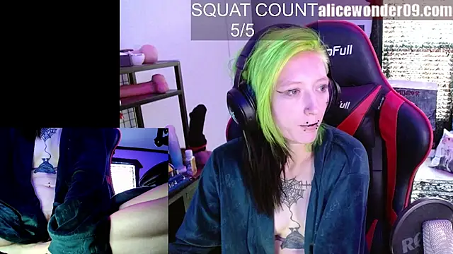 Snapshot of alicewonder09 chatting on 10/30/25, 03:57 alicewonder09 online show from 10/30/25, 03:57