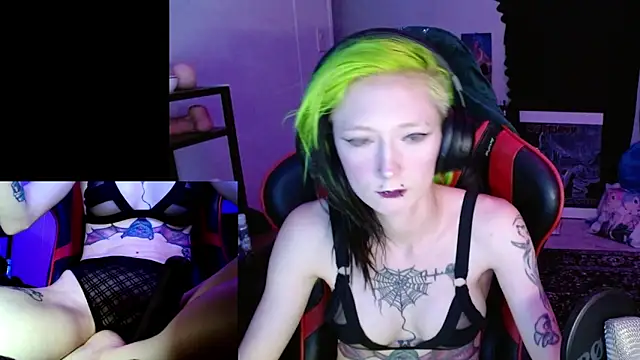 Snapshot of alicewonder09 chatting on 11/05/25, 05:18 alicewonder09 online show from 11/05/25, 05:18