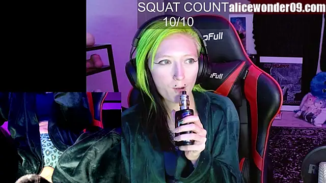 Snapshot of alicewonder09 chatting on 11/11/25, 05:07 alicewonder09 online show from 11/11/25, 05:07