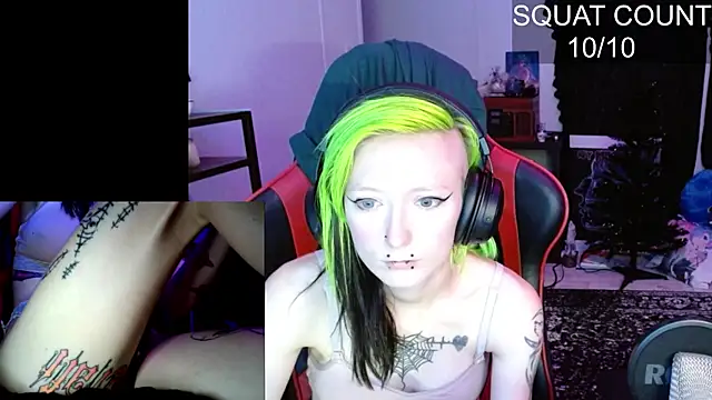 Snapshot of alicewonder09 chatting on 11/18/25, 04:50 alicewonder09 online show from 11/18/25, 04:50