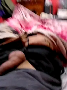 Snapshot of ynose2 chatting on 11/08/25, 04:18 ynose2 online show from 11/08/25, 04:18