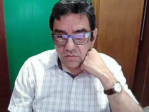 Snapshot of FernandoReuterG chatting on 10/12/25, 01:37 FernandoReuterG online show from 10/12/25, 01:37