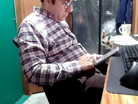 FernandoReuterG online show from 10/18/25, 02:36