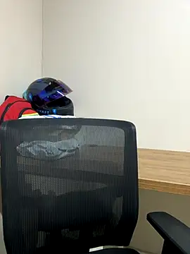 Sara Boom online show from 10/08/25, 02:14